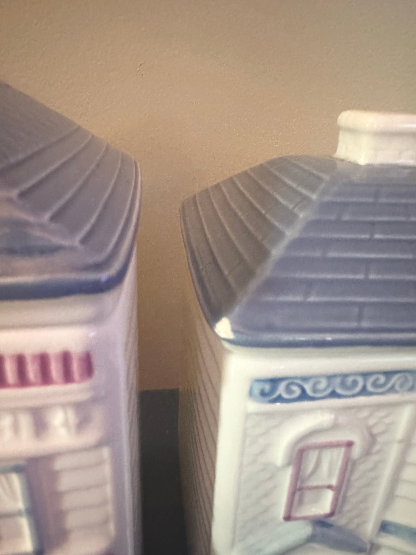 House ceramic canister set
