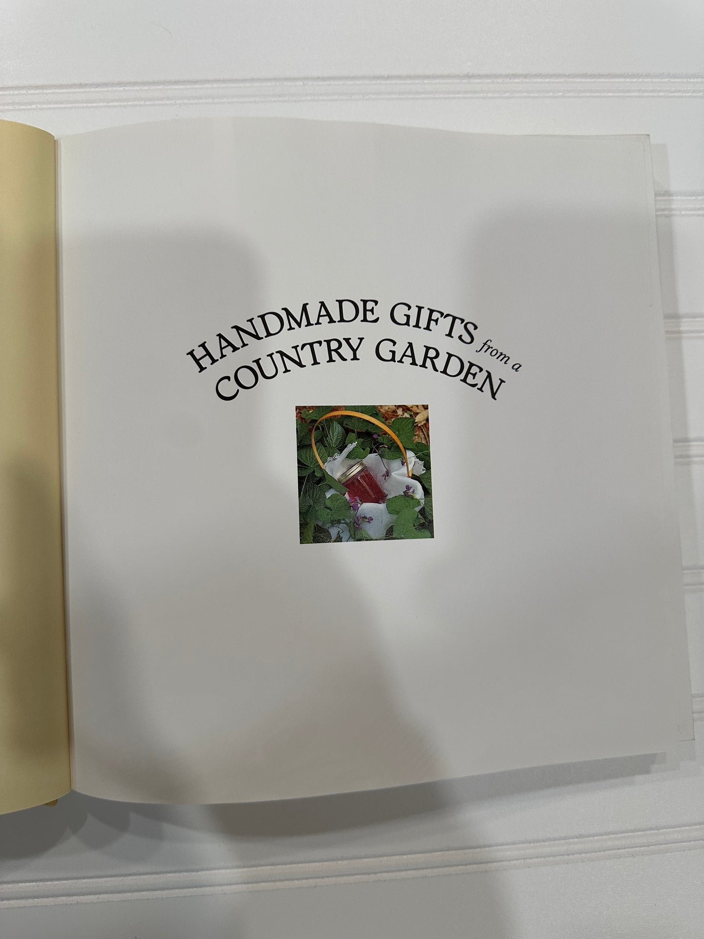 Handmade Gifts from a Country Garden book