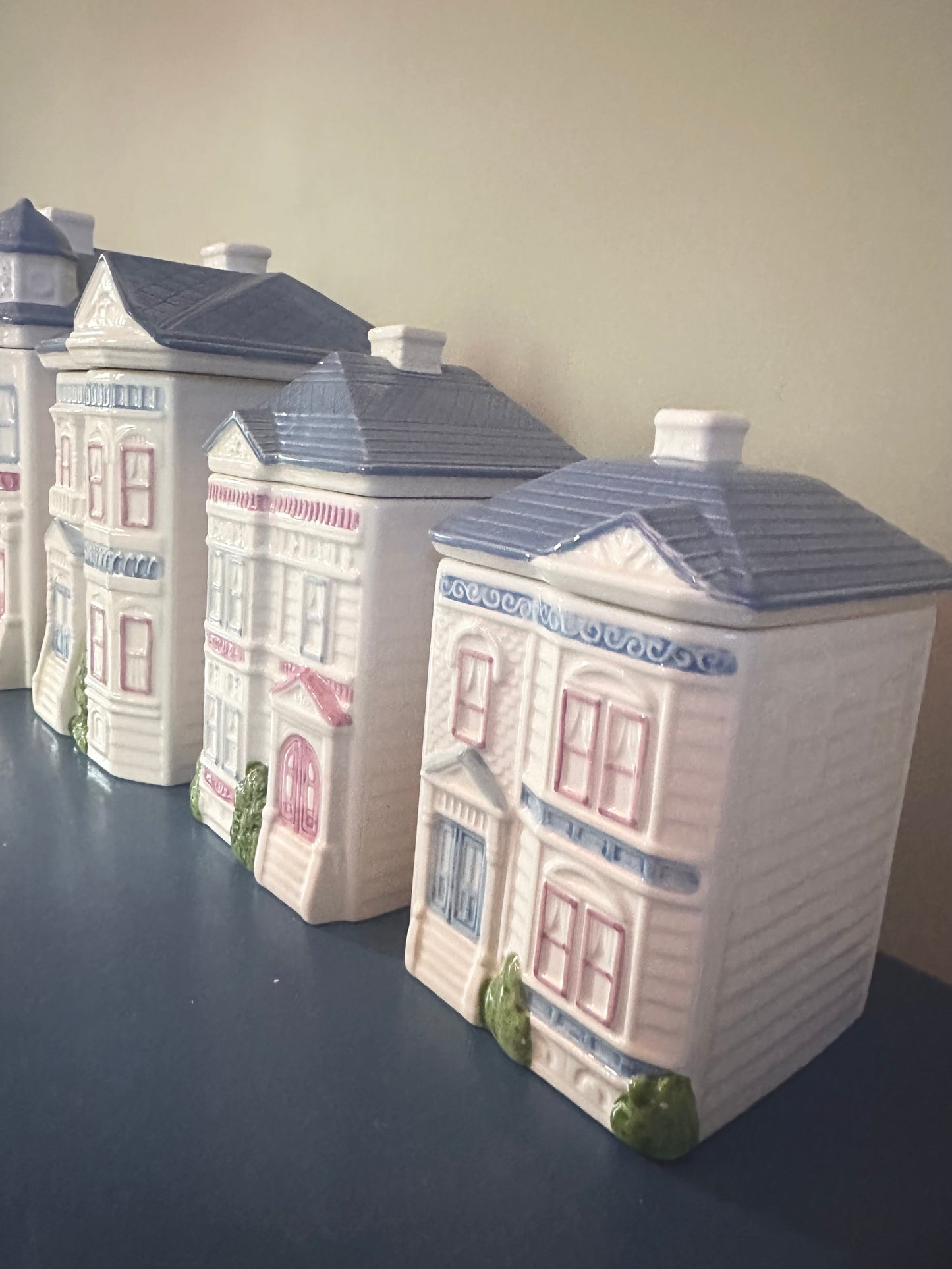 House ceramic canister set