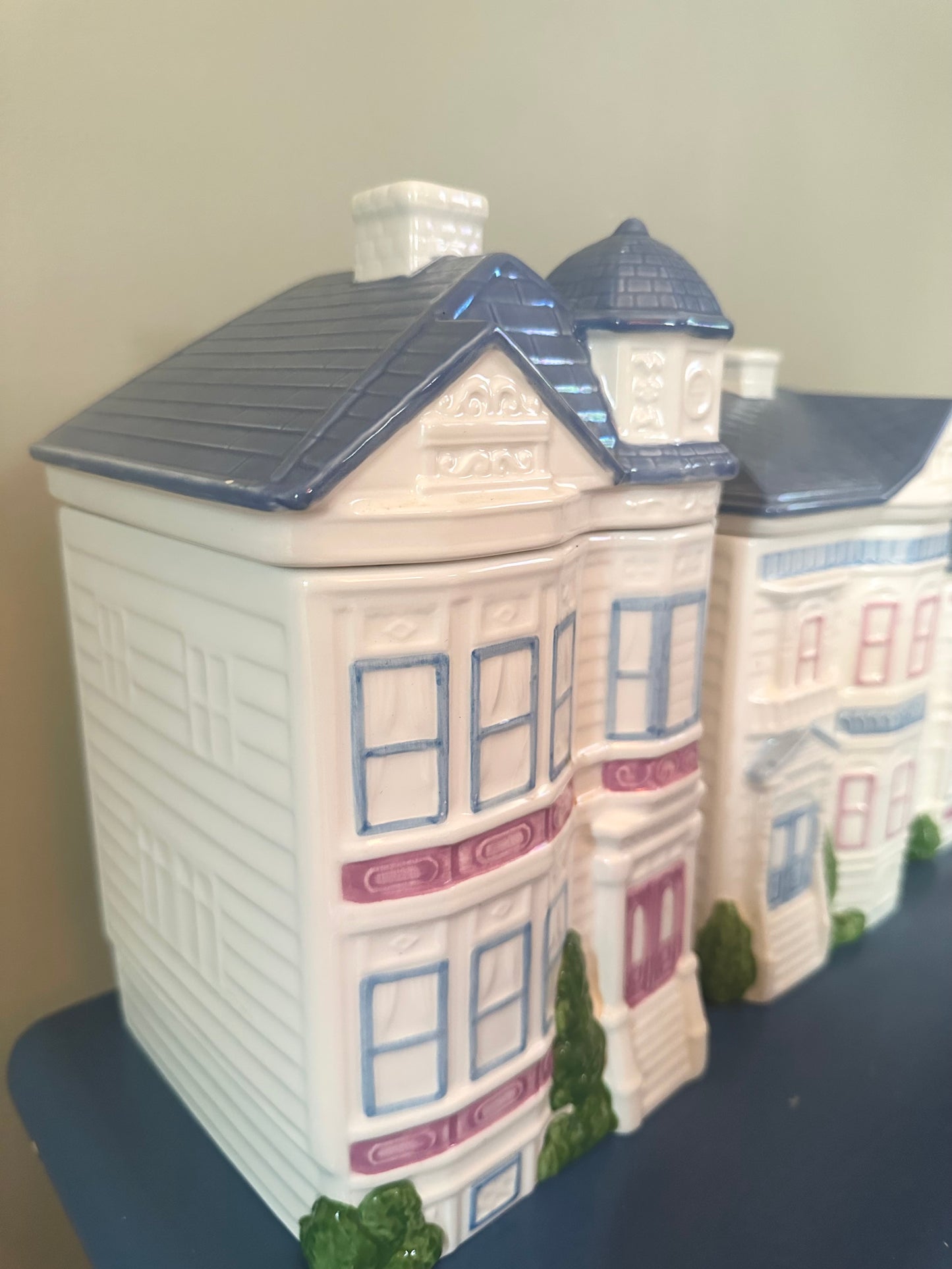 House ceramic canister set