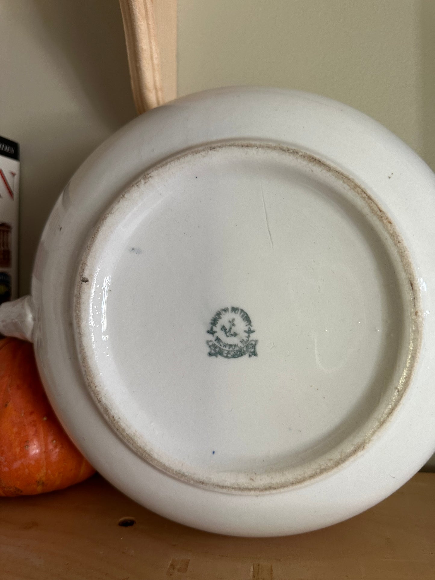 Ironstone chamber pot