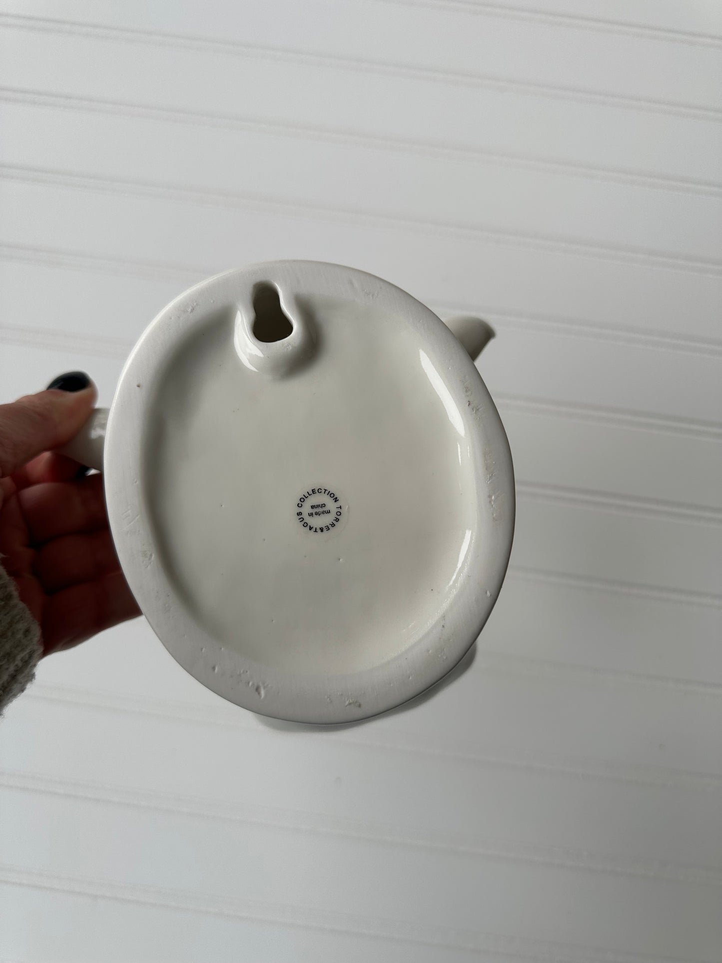Ceramic rhino wall planter
